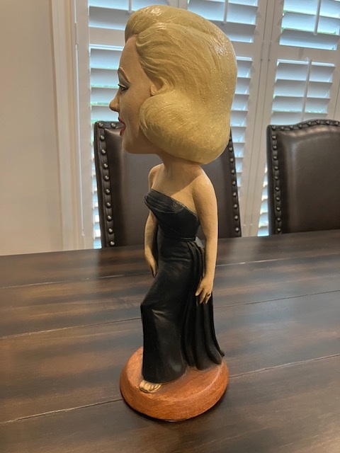 Marilyn Monroe ESCO Statue For Sale / Marilyn Monroe ESCO Chalkware Statues For Sale Marilyn Monroe ESCO Statue For Sale / Marilyn Monroe ESCO Chalkware Statues For Sale