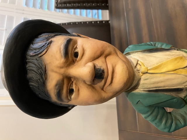 Oliver Hardy ESCO Statue For Sale / Oliver Hardy ESCO Chalkware Statues For Sale Oliver Hardy ESCO Statue For Sale / Oliver Hardy ESCO Chalkware Statues For Sale